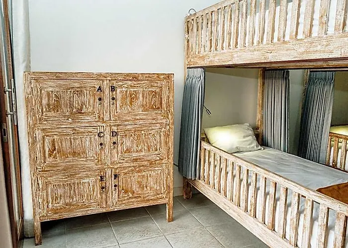 Kayuma House 3*